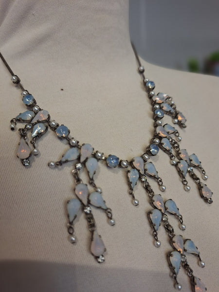 De Luxe NYA'DAM vintage opaline necklace